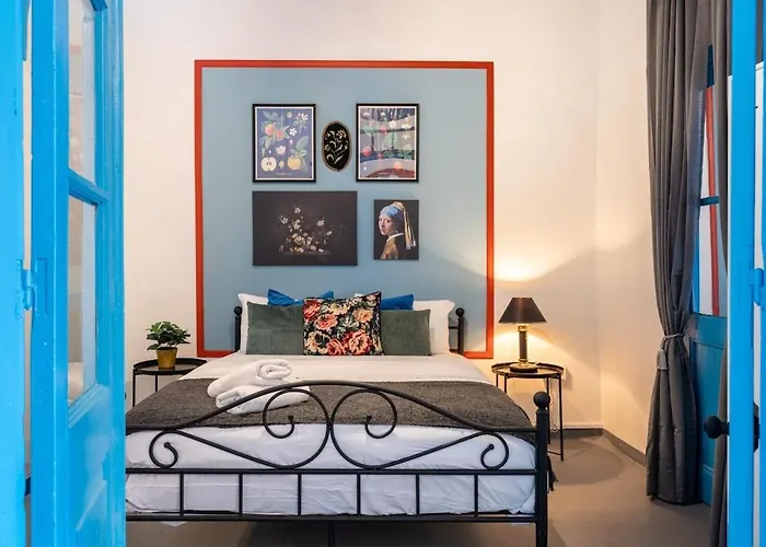 Blue Haven - 2-br Artistic Escape In Apartment Larnaca