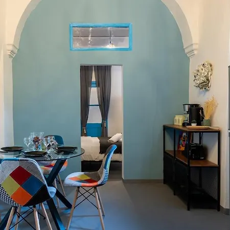 Blue Haven - 2-br Artistic Escape In Apartment *
